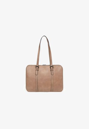 Sac fourre-tout en cuir marron avec deux longues poignées, présentant une forme rectangulaire, une texture lisse et des détails de couture contrastants en noir.