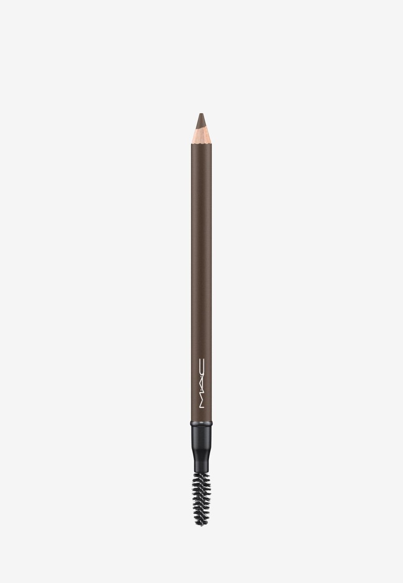 Matita per sopracciglia MAC con corpo marrone, punta affilata e spazzola a doppia estremità. Presenta una texture liscia per un'applicazione precisa.