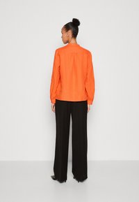 Marc O'Polo BLOUSE STAND UP COLLAR WITH V-NECK LONG SLEEVE - Tunika - fruity orange