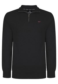 Pullover nero con collo alto e zip a metà, realizzato in tessuto morbido. Presenta un piccolo logo rosso sul lato sinistro del petto e polsini a coste.