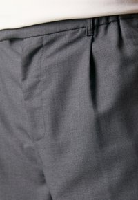 Thumbnail Image 7
