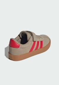 adidas Sportswear VL COURT 3.0 - Obuv pre bábätká - blanch cargo   pure ruby   gold metallic