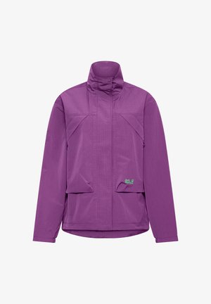 Lila leichte Jacke mit hohem Kragen, mit Rastermustern, zwei Fronttaschen und einem grünen Logo-Akzent.