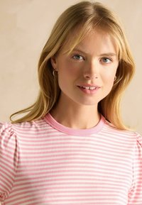 Tom Joule REGULAR FIT - SHORT SLEEVE STRIPED - Tričko s potlačou - pink