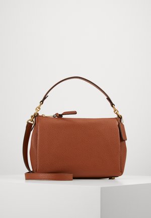 SOFT SHAY CROSSBODY - Mala de mão - saddle