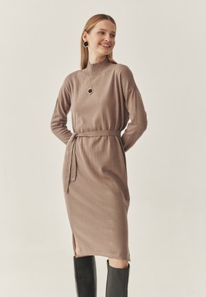 TATUUM AZALEA. - Gebreide jurk - beige