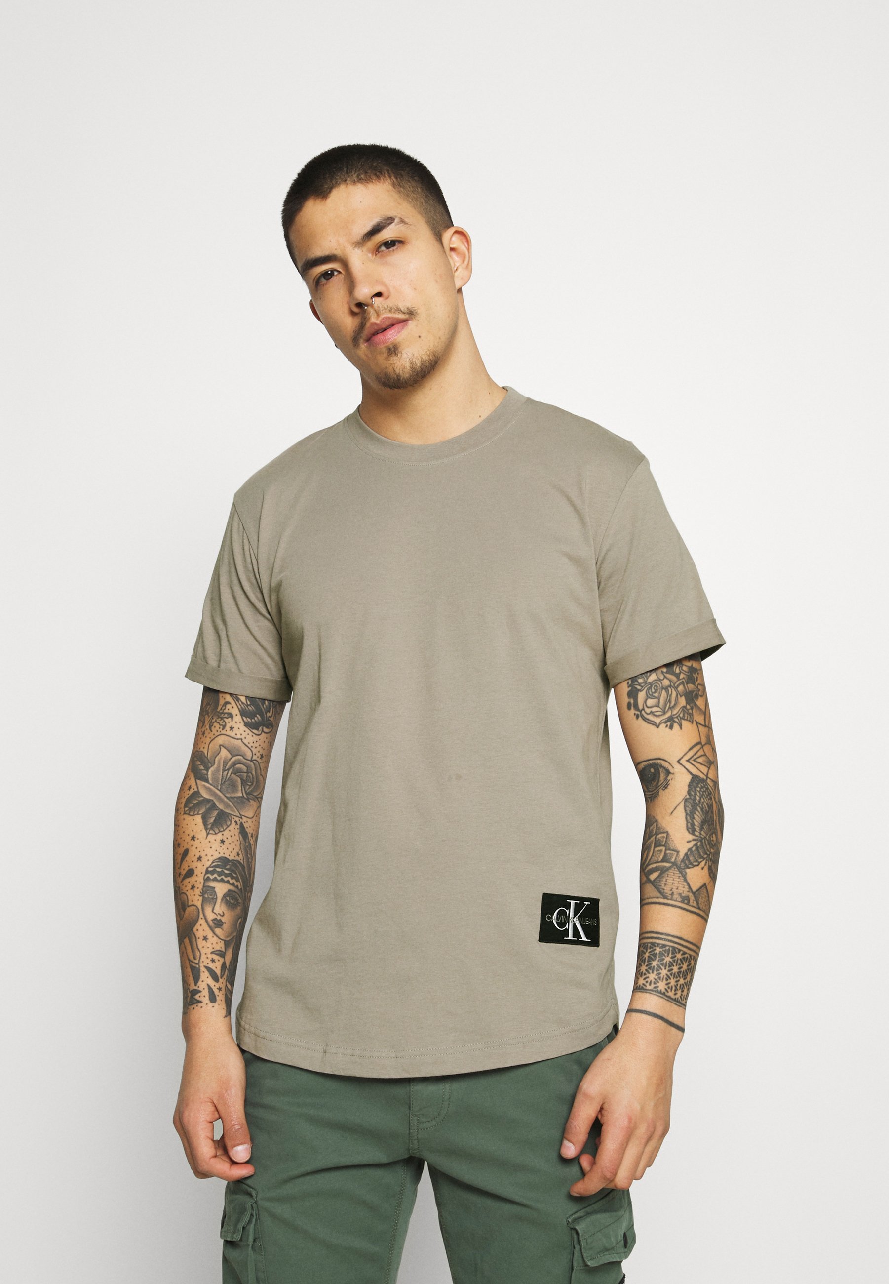 Calvin Klein Jeans BADGE TURN UP SLEEVE 