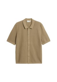 Korte mouw beige gebreide shirt met een kraag en knopen aan de voorkant, met een getextureerd wafelpatroon en een label binnenin de halslijn.