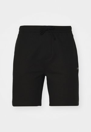 Pantaloni scurți negri dintr-un material texturat, cu talie elastică, șnur ajustabil și buzunare laterale. Dispune de un mic logo pe coapsă.