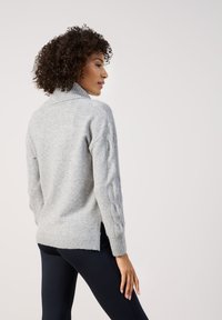 Gerry Weber LANGARM RUNDHALS MIT ZOPFMUSTER - Jumper - silver grey melange