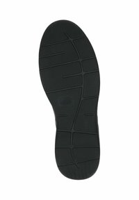 Fekete gumi cipőtalp, textúrázott tapadási mintával, barázdákkal és hornyokkal a tapadás érdekében, sima szegéllyel körülvéve.