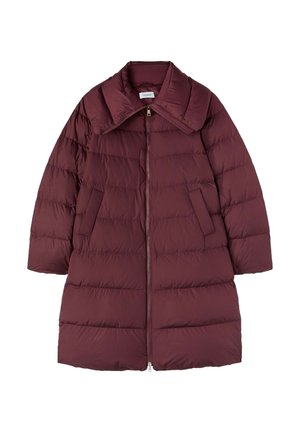 Bordeaux pufferjas met een grote kraag, ritssluiting en twee zijzakken. Heeft een doorgestikt textuur en een knielange ontwerp.