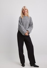 - Sweter