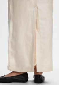 Selected Femme SLFADDIA ANKLE SKIRT - Maxisukňa - sandshell