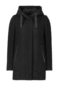 Abrigo de lana negro con capucha, que presenta bolsillos laterales con cremallera y textura estampada, rematado con cordones negros.