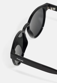 Polaroid UNISEX - Ochelari de soare - black