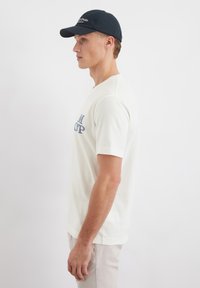 Thumbnail Image 5