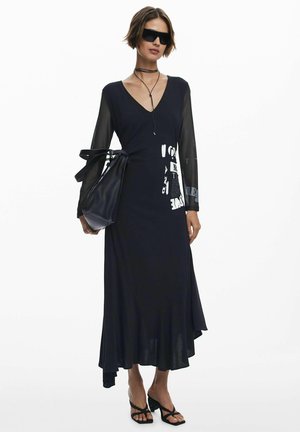 RUCHED NEWSPAPER - Vestito lungo - black