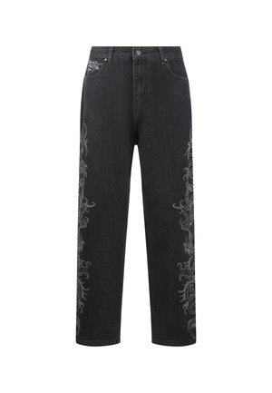 Pantalones vaqueros de mezclilla negra de pierna ancha que cuentan con un intrincado bordado floral gris a lo largo de las costuras laterales y un diseño clásico de cinco bolsillos.