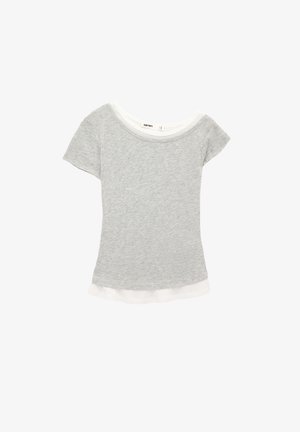 Hellgraues, tailliertes T-Shirt mit kurzen Ärmeln, weißem Lagenabschluss und rundem Halsausschnitt.