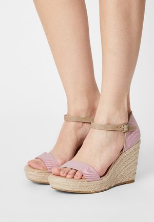 s.Oliver Platform sandals - red
