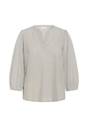 Lichtgrijze blouse met een V-hals en halflange pofmouwen. Gemaakt van een textuurstof met kleine verheven stippen door de stof heen.
