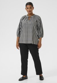 Kaffe Curve ELINA - Bluse - black grey check