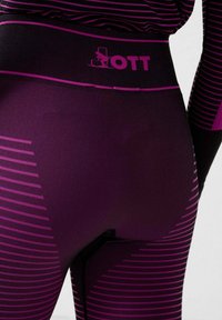 Leggings da allenamento viola con strisce orizzontali in tonalità più scure e più chiare, con una finitura strutturata e un logo sulla fascia in vita.