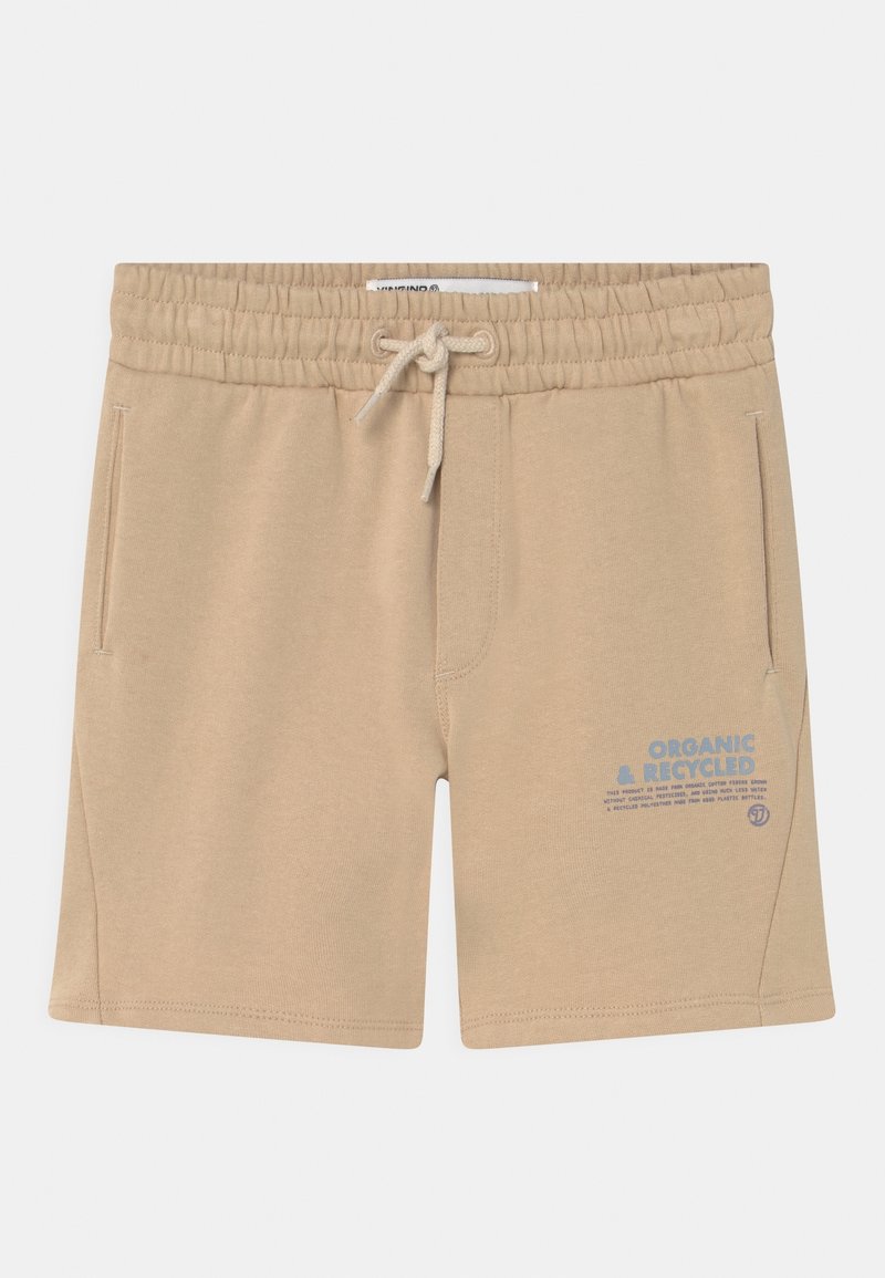 Shorts beiges à taille élastique avec cordon de serrage, poches latérales et impression du texte « Organic Recycled » sur la partie avant de la jambe droite.