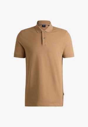 Koszulka polo z krótkim rękawem w kolorze beżowym, wykonana z bawełny, z kołnierzykiem zapinanym na guziki, dwoma guzikami i haftowanym logo "BOSS" po lewej stronie klatki piersiowej.