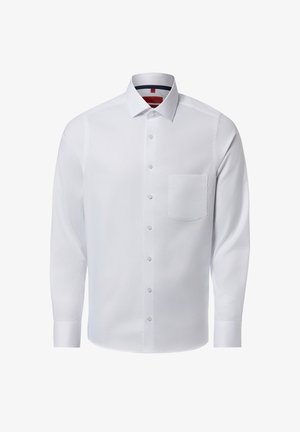 Weißes Hemd mit langen Ärmeln, durchgeknöpftem Frontverschluss, einer einzelnen Brusttasche und spitzem Kragen vor einfarbigem Hintergrund.