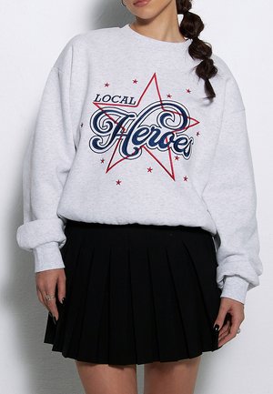 - Bluza