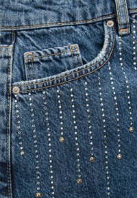 Next EMBELLISHED REGULAR FIT - Denimové šortky - mid blue
