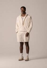 BLKVIS ALLOVER TRACK  UNISEX - Shorts - antique white