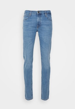 Heren slim-fit lichtblauwe denim jeans met voorste knoop en rits, vijf zakken en lichte vervaging op de dijen.
