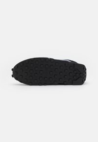 Nike Sportswear Tenisky - black