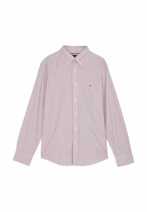 Chemise à manches longues rayée présentant des lignes verticales rouges, bleues et blanches. Col classique avec fermeture par bouton et petit logo sur la poitrine.