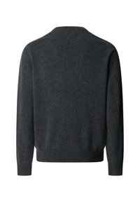 Donkergrijze gebreide trui met een ronde halslijn, lange mouwen en een zachte textuur, met ribbelige manchetten en tailleband.