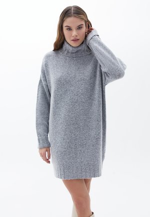 MIT ROLLKRAGEN - Gebreide jurk - grey melange