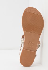 New Look Sandály s odděleným palcem - beige