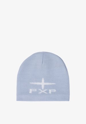 Lichtblauwe gebreide muts met een wit kruis en het "PXP"-logo in het midden aan de voorkant.