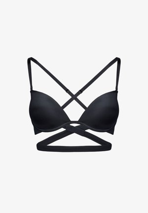 Czarny stanik z gładkimi, wyściełanymi miseczkami i skrzyżowanymi ramiączkami, charakteryzujący się minimalistycznym wzornictwem i miękką teksturą dla wygody i wsparcia.