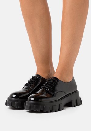 Nly by Nelly, Derbies - black