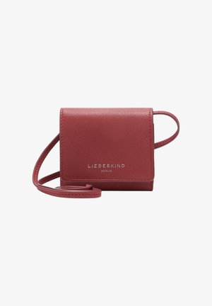 Borsa a tracolla rossa in pelle con una texture liscia, design a pattina, logo del marchio impreziosito e una tracolla removibile per maggiore versatilità.