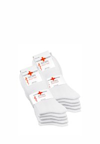 Calze di cotone bianche impilate ordinatamente, con etichette che mostrano un design a croce rossa e testo. Ogni paio è contrassegnato per taglia, indicando comfort e durata.