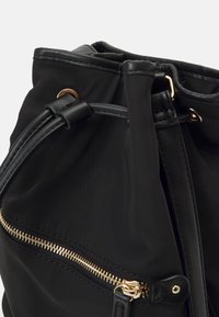 Anna Field Handbag - black