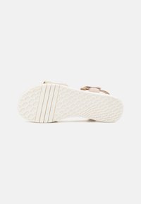 Tamaris Sandalen met plateauzool - beige