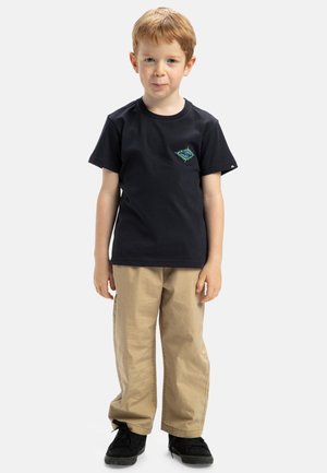 - T-shirt z nadrukiem