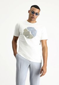 Kigili GEMUSTERTES - Camiseta estampada - ecru