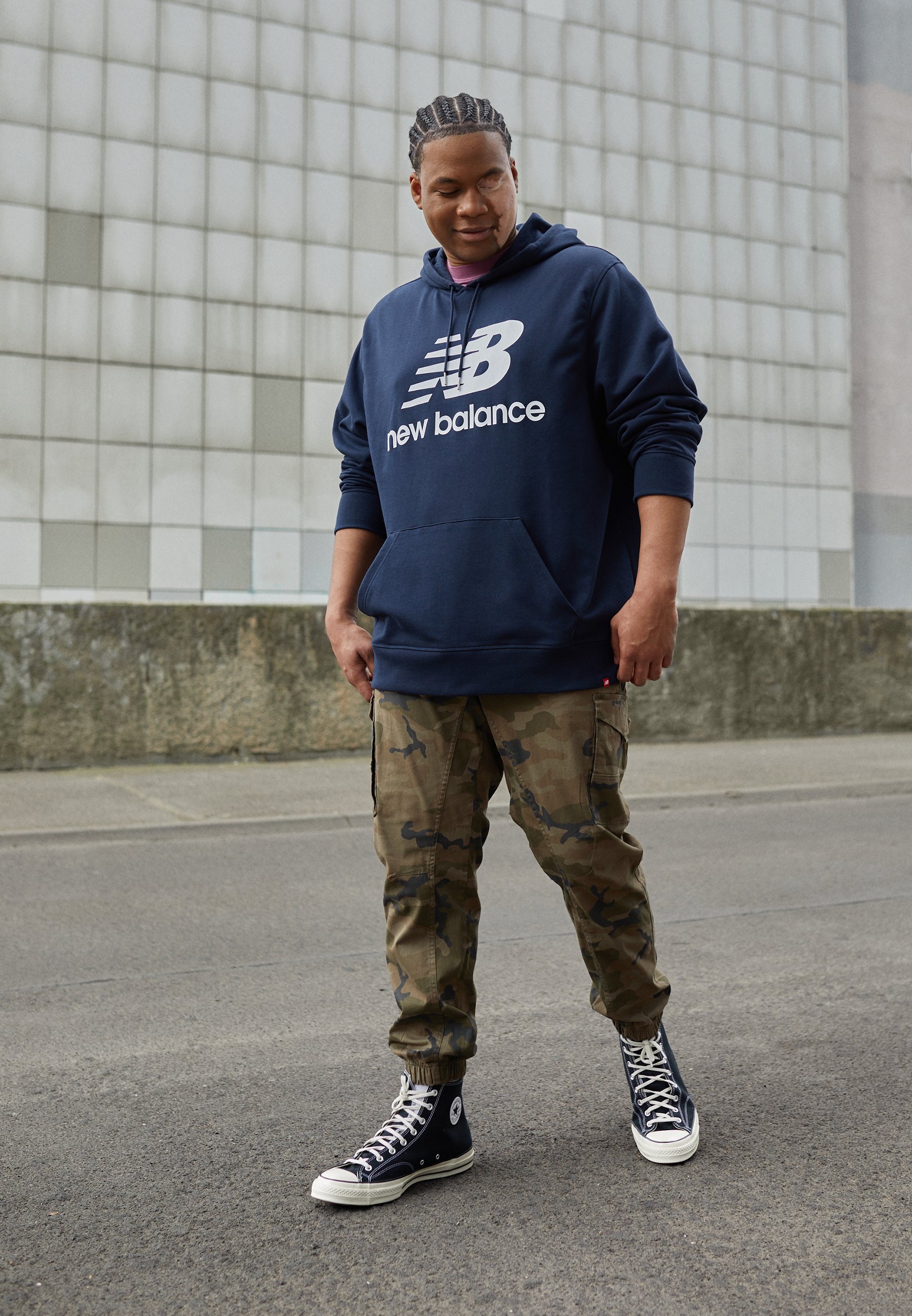New Balance ESSENTIALS STACKED LOGO 